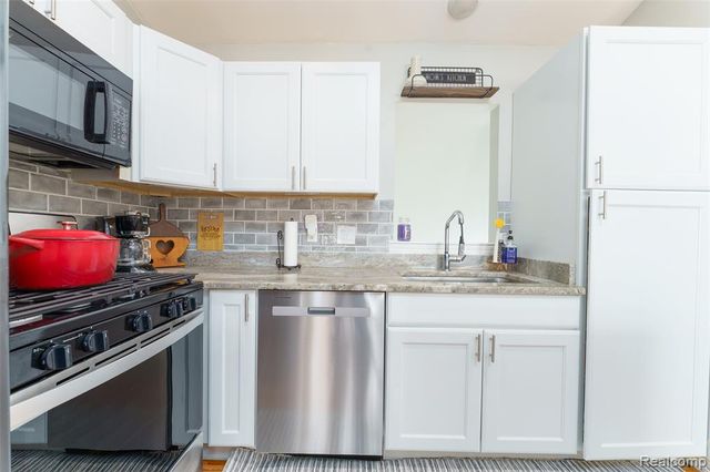 1645 Dartmoor Drive, Howell, MI 48843