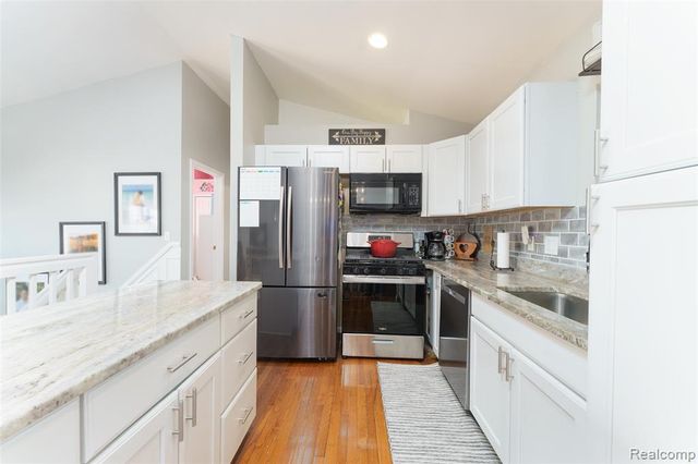 1645 Dartmoor Drive, Howell, MI 48843