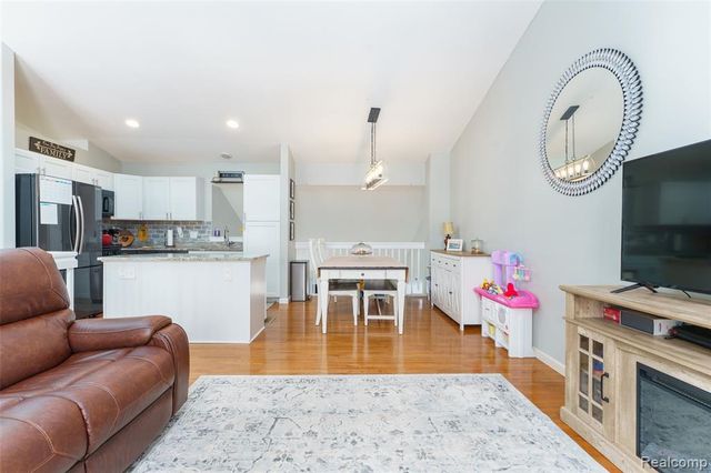 1645 Dartmoor Drive, Howell, MI 48843