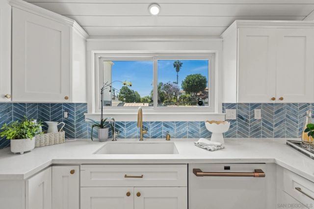 305 Pomona Ave, Coronado, CA 92118