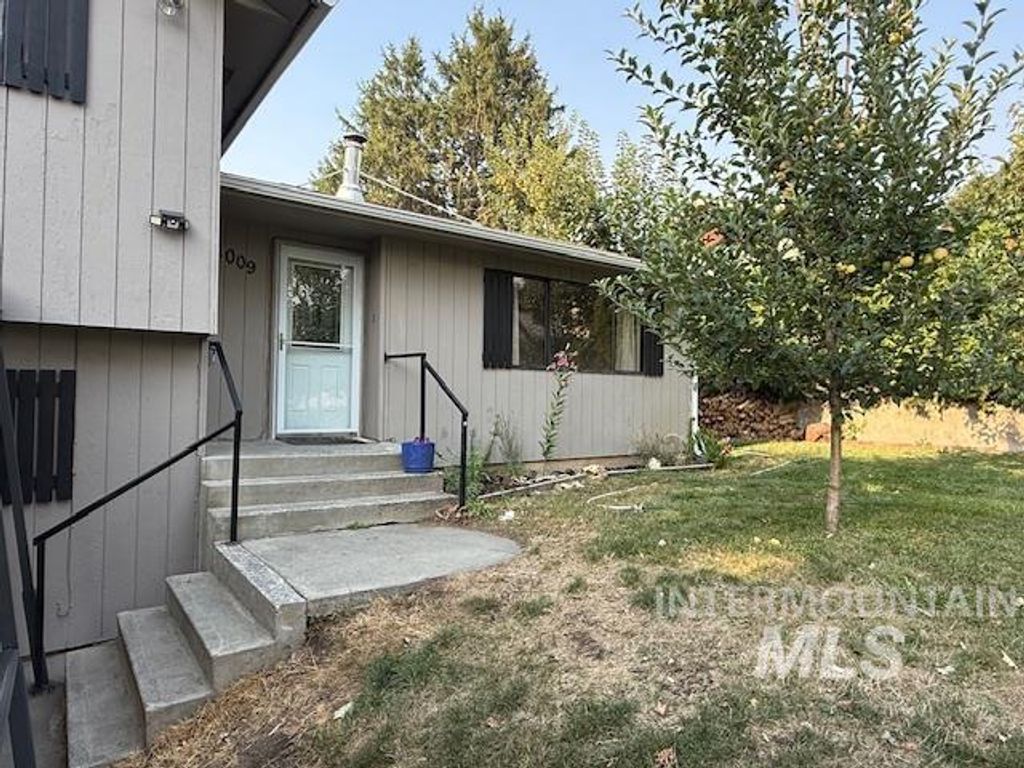 1009 W Hemlock Avenue, Lewiston, ID 83501 photo 2