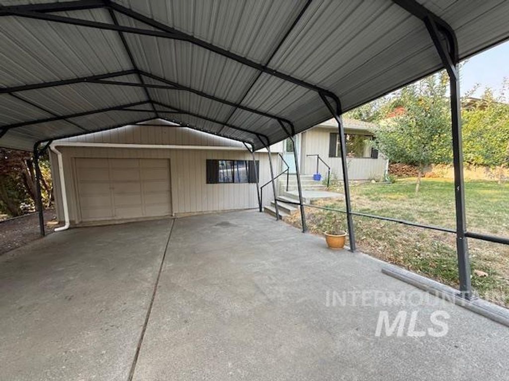 1009 W Hemlock Avenue, Lewiston, ID 83501 photo 4