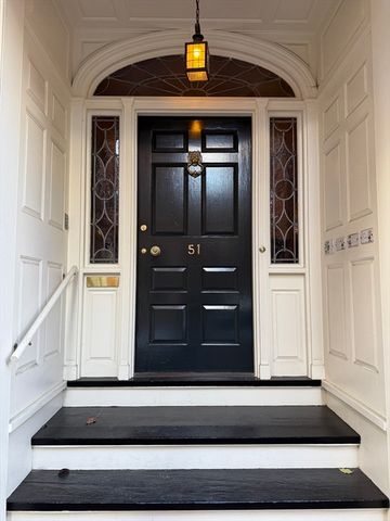 51 Pinckney St, Boston, MA 02114