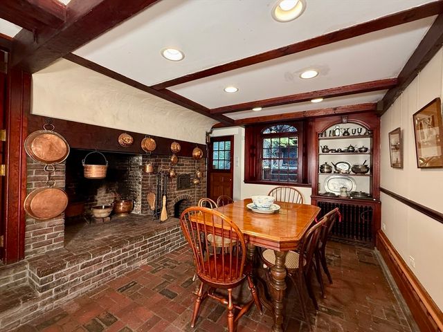 51 Pinckney St, Boston, MA 02114