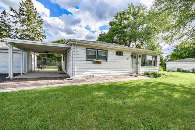 35211 N Edgewater Lane, Ingleside, IL 60041