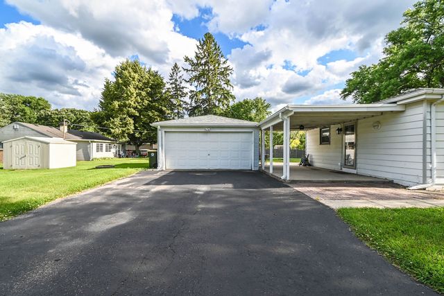 35211 N Edgewater Lane, Ingleside, IL 60041