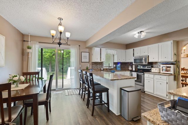 121 Chaparral Drive, Apple Valley, MN 55124