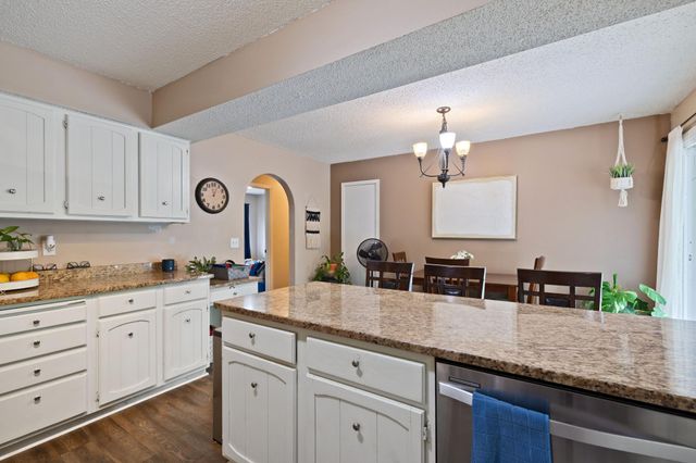 121 Chaparral Drive, Apple Valley, MN 55124