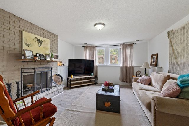 121 Chaparral Drive, Apple Valley, MN 55124