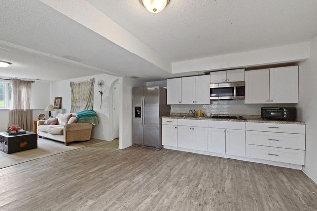 121 Chaparral Drive, Apple Valley, MN 55124