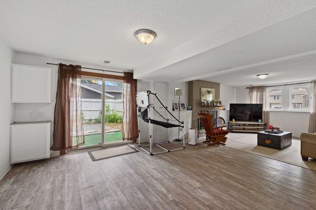 121 Chaparral Drive, Apple Valley, MN 55124