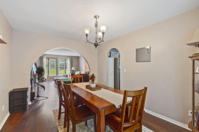 121 Chaparral Drive, Apple Valley, MN 55124