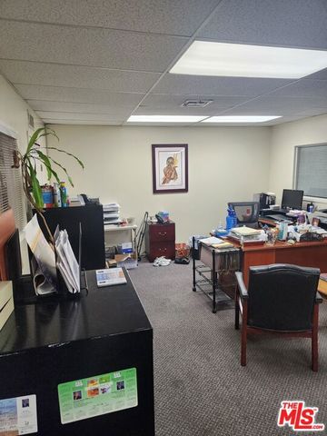 707 N La Brea Avenue, Inglewood, CA 90302