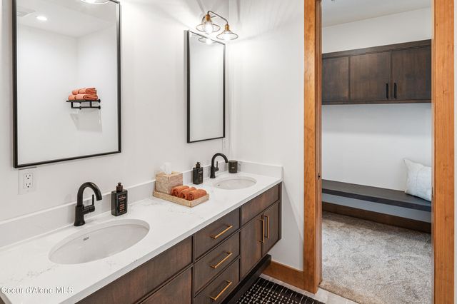 1208 Spitfire St, Sandpoint, ID 83864