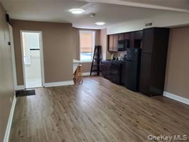 524 Merrick Road 2nd Fl, Lynbrook, NY 11563