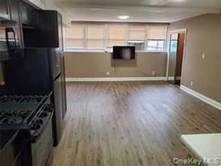 524 Merrick Road 2nd Fl, Lynbrook, NY 11563