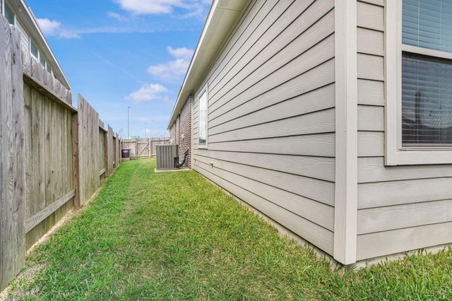 31243 Pinebrook Falls Lane, Hockley, TX 77447