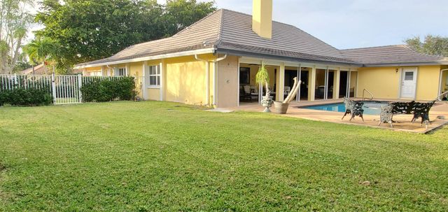 2099 Greenview Cove Drive, Wellington, FL 33414
