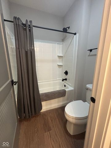 15592 Woodford Drive, Westfield, IN 46074