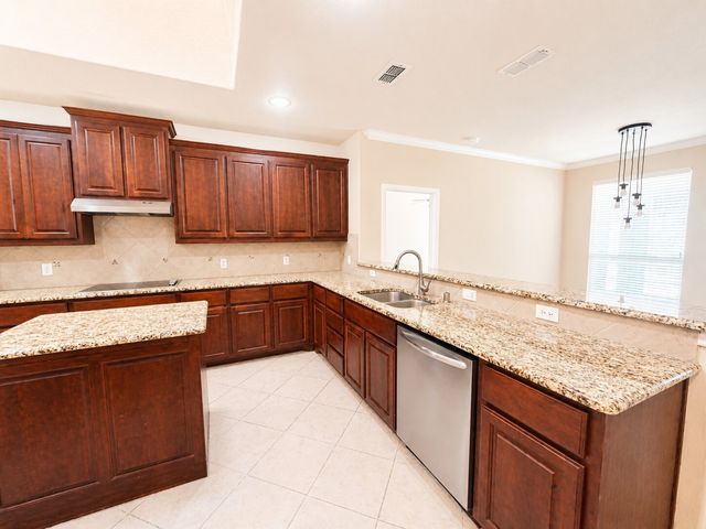 1045 Cydnie Street, Kennedale, TX 76060