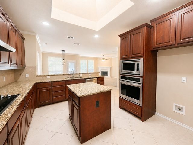 1045 Cydnie Street, Kennedale, TX 76060
