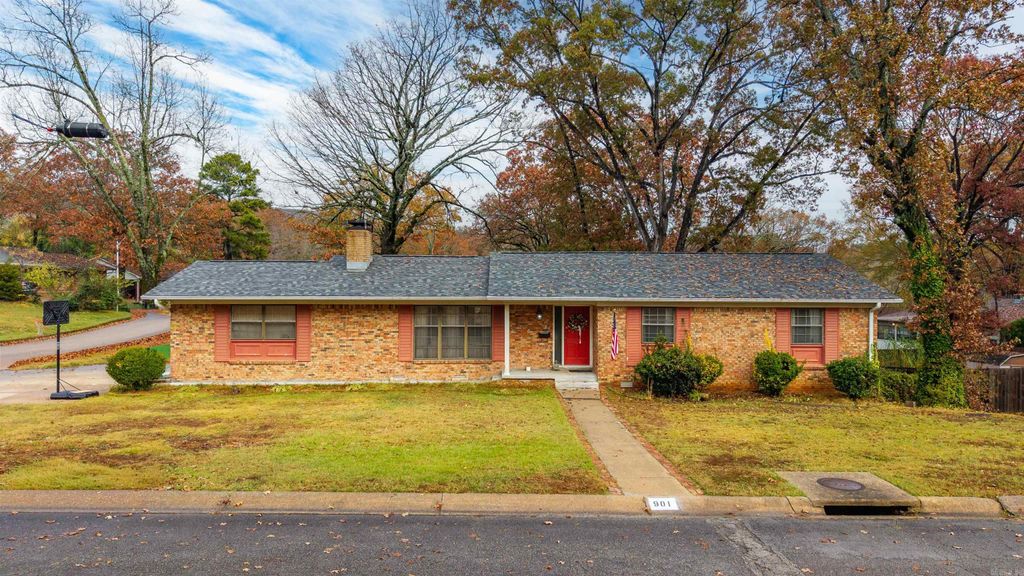 901 E 53rd Place, North Little Rock, AR 72116