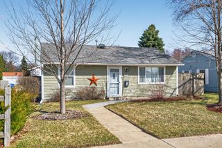 1021 E Taylor Street, Dekalb, IL 60115