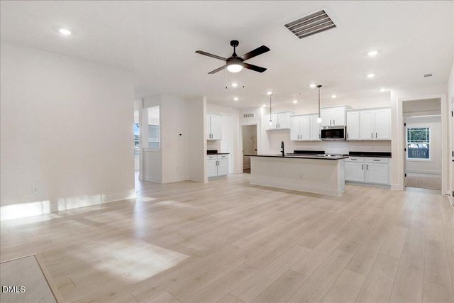 105 Oxford Court, La Grange, NC 28551