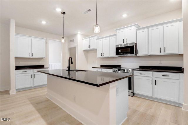 105 Oxford Court, La Grange, NC 28551