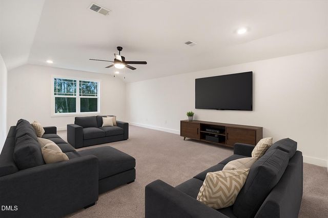 105 Oxford Court, La Grange, NC 28551