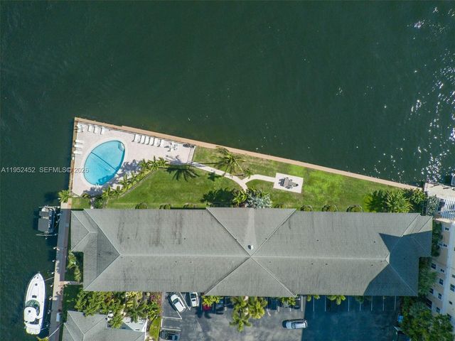 2895 NE 32nd St 207, Fort Lauderdale, FL 33306