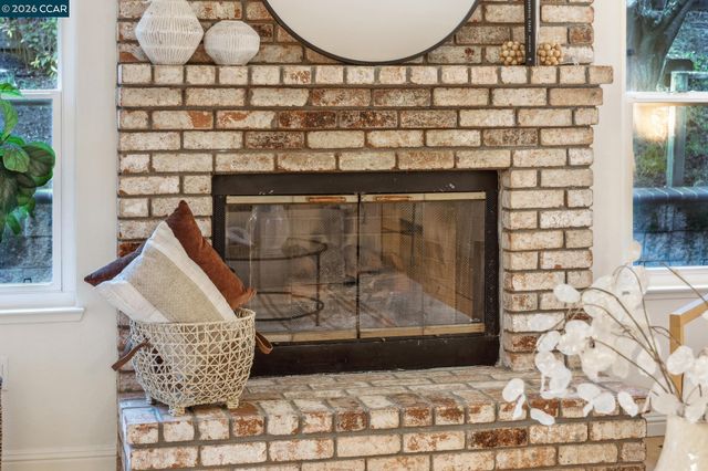 53 Paso Nogal Ct., Pleasant Hill, CA 94523