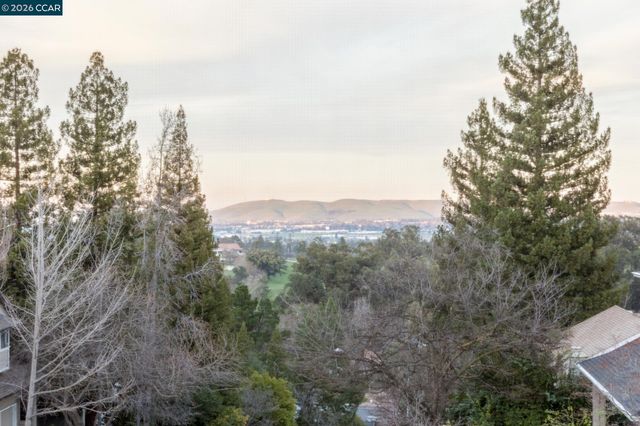 53 Paso Nogal Ct., Pleasant Hill, CA 94523