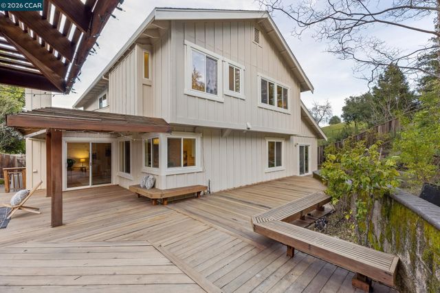 53 Paso Nogal Ct., Pleasant Hill, CA 94523