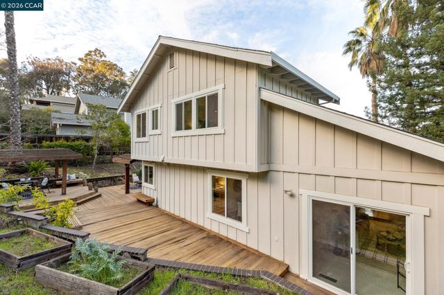 53 Paso Nogal Ct., Pleasant Hill, CA 94523