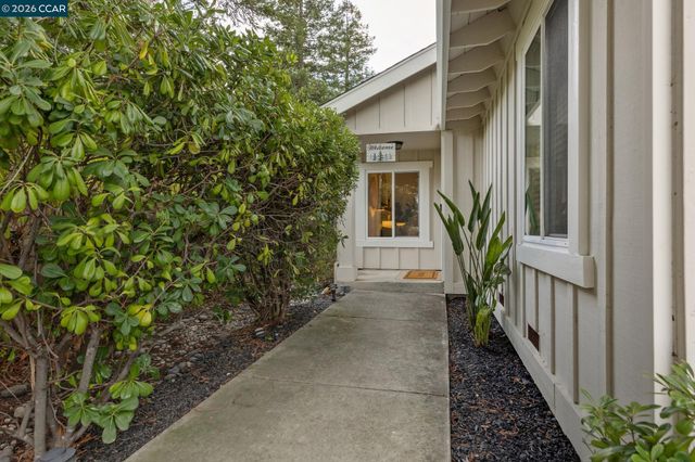 53 Paso Nogal Ct., Pleasant Hill, CA 94523