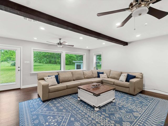 7274 White Oak Rd, Big Sandy, TX 75755