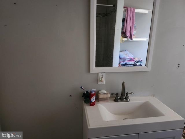 201 MACE AVE, Essex, MD 21221