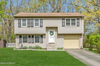6 Robin Road 1000, Howell, NJ 07731