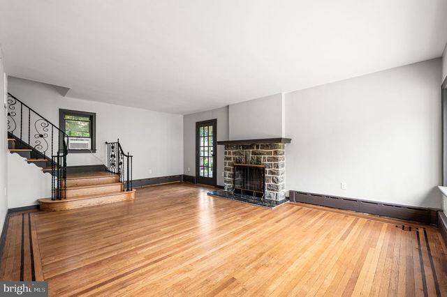 233 S FAIRVIEW AVE, Upper Darby, PA 19082