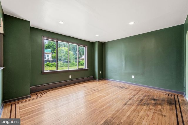 233 S FAIRVIEW AVE, Upper Darby, PA 19082