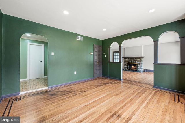 233 S FAIRVIEW AVE, Upper Darby, PA 19082