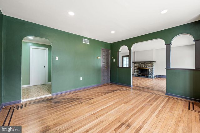 233 S FAIRVIEW AVE, Upper Darby, PA 19082