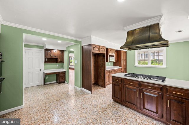 233 S FAIRVIEW AVE, Upper Darby, PA 19082