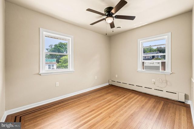 233 S FAIRVIEW AVE, Upper Darby, PA 19082