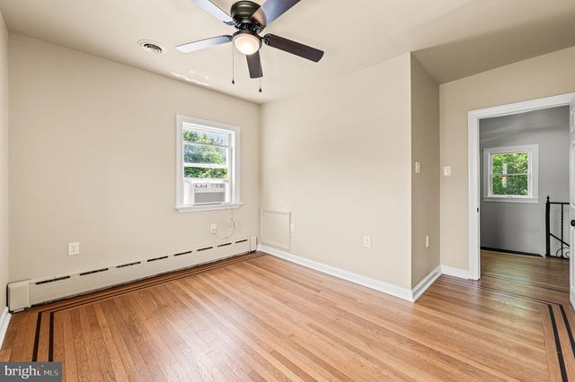 233 S FAIRVIEW AVE, Upper Darby, PA 19082