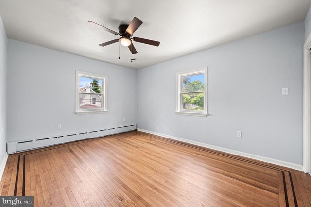 233 S FAIRVIEW AVE, Upper Darby, PA 19082