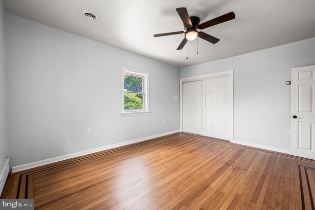 233 S FAIRVIEW AVE, Upper Darby, PA 19082