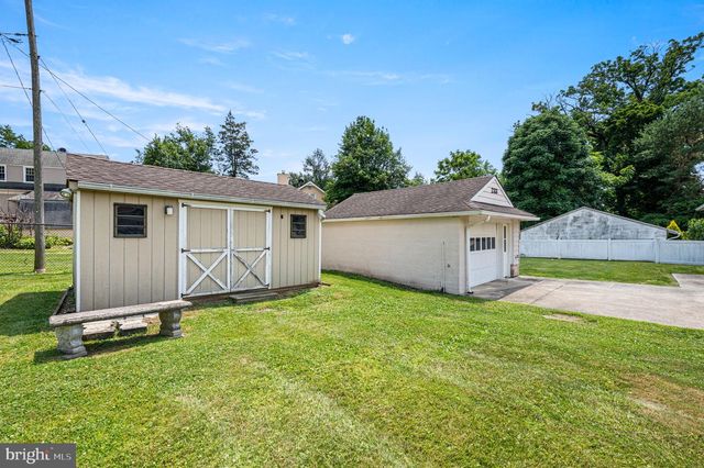 233 S FAIRVIEW AVE, Upper Darby, PA 19082