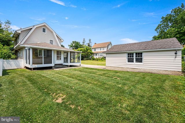 233 S FAIRVIEW AVE, Upper Darby, PA 19082